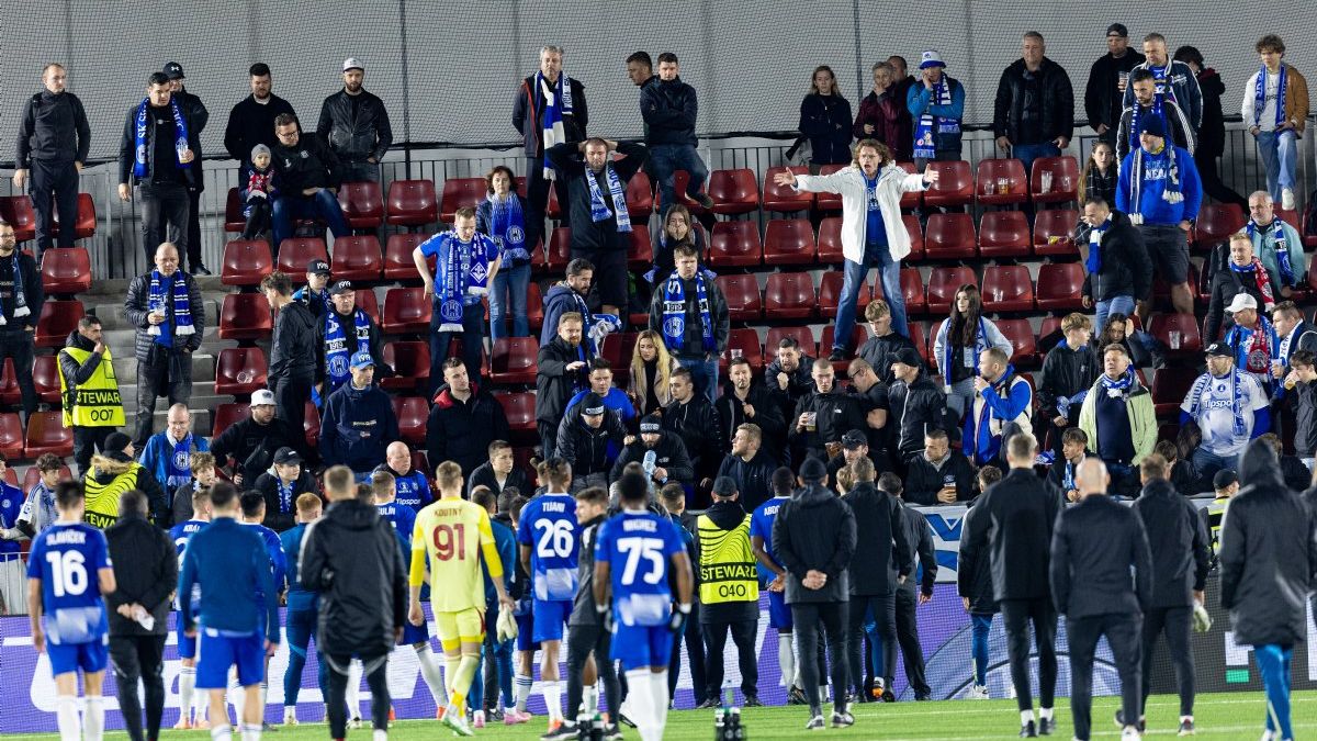 Fanoušci Sigmy své hráče po propadáku peskovali, ti jim ho museli vysvětlovat